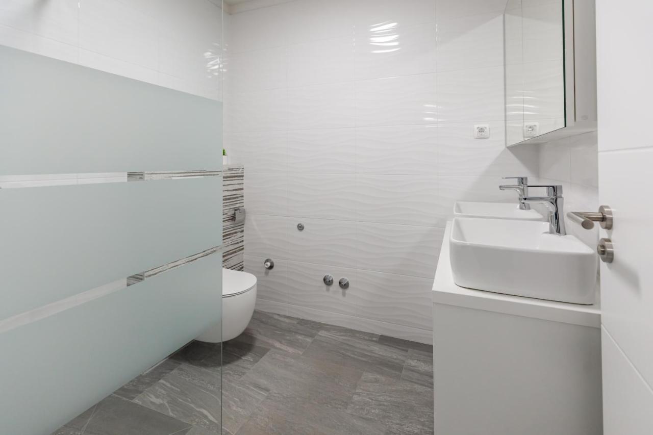 Apartman Laura Vir Zewnętrze zdjęcie