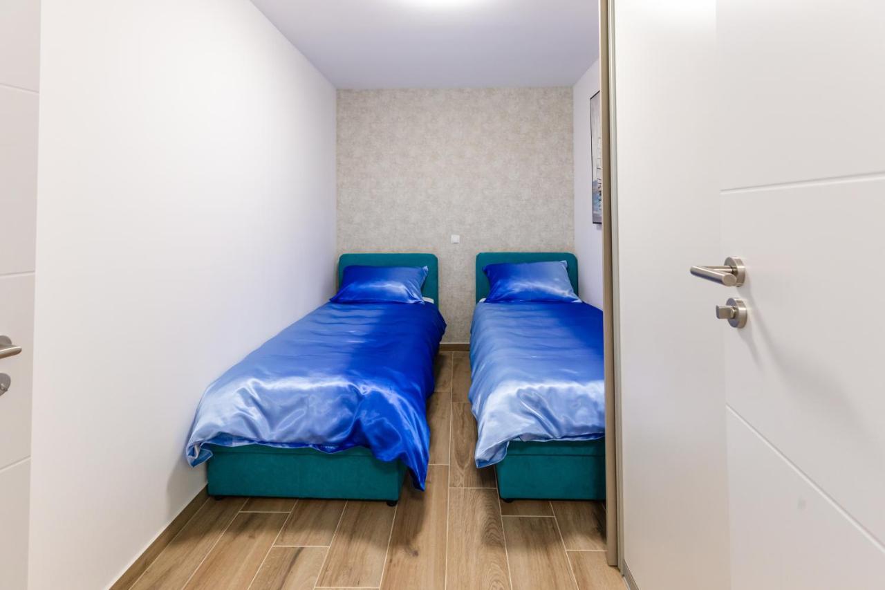Apartman Laura Vir Zewnętrze zdjęcie