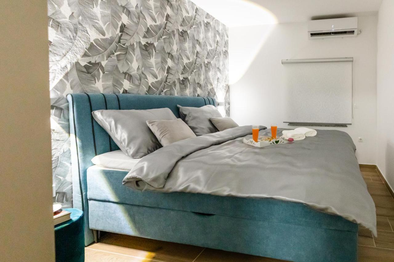 Apartman Laura Vir Zewnętrze zdjęcie