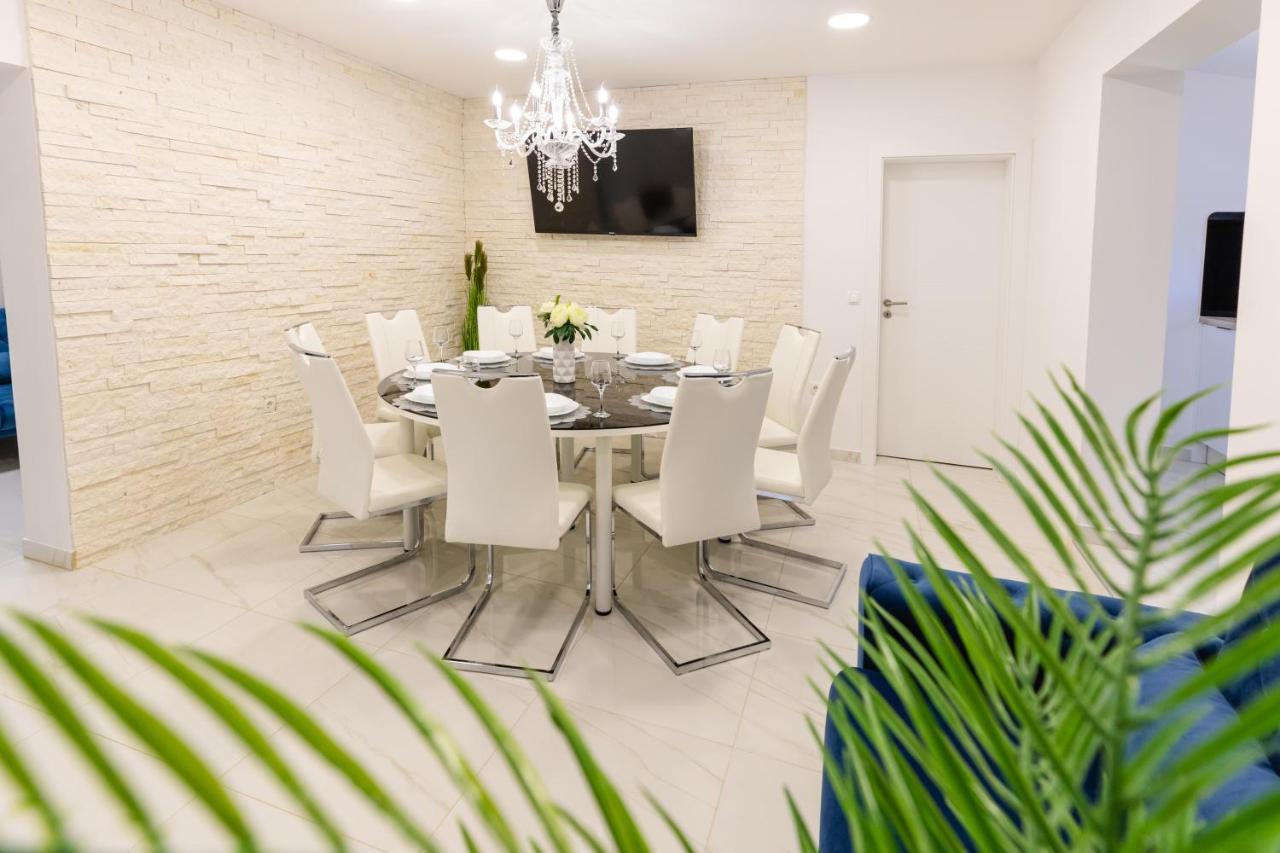Apartman Laura Vir Zewnętrze zdjęcie