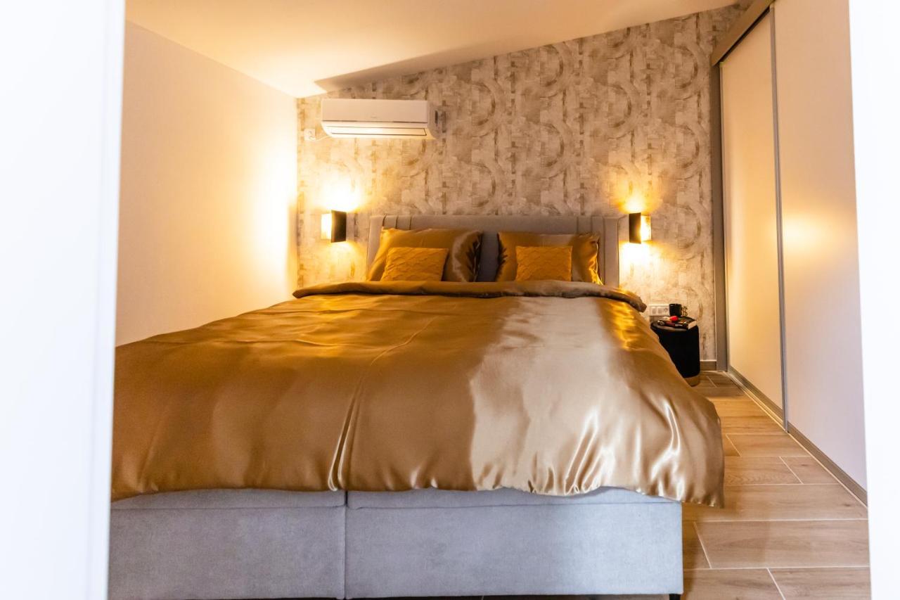 Apartman Laura Vir Zewnętrze zdjęcie