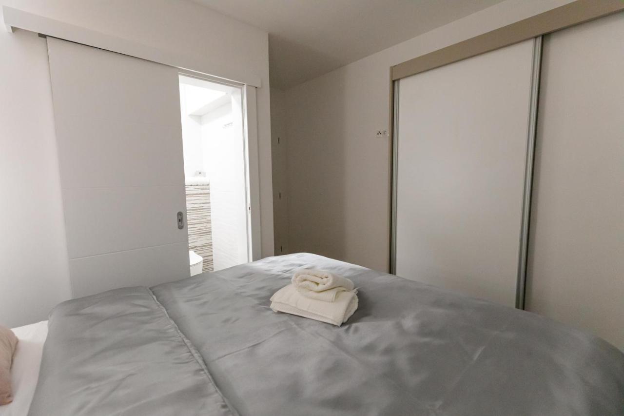 Apartman Laura Vir Zewnętrze zdjęcie