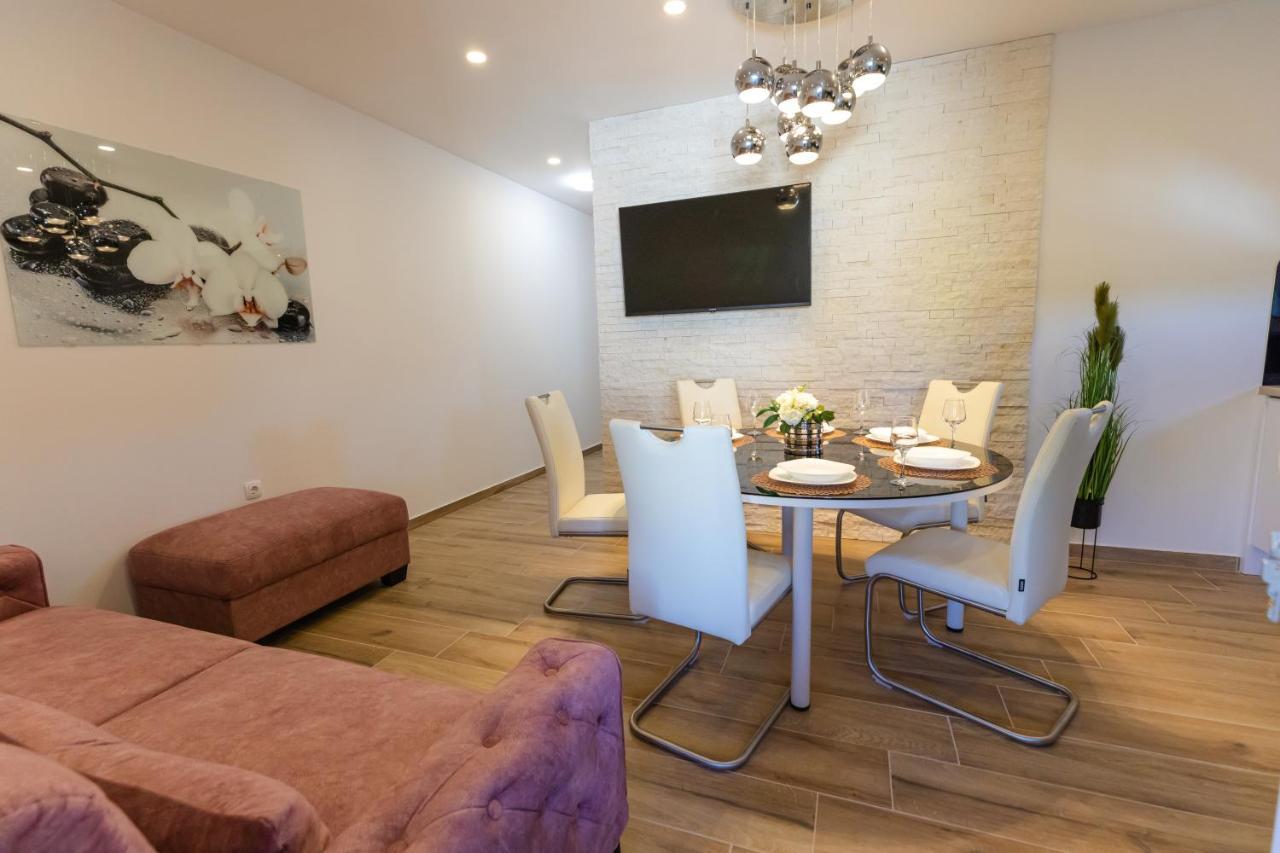 Apartman Laura Vir Zewnętrze zdjęcie