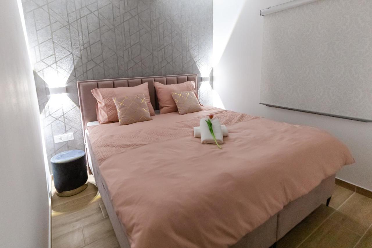 Apartman Laura Vir Zewnętrze zdjęcie