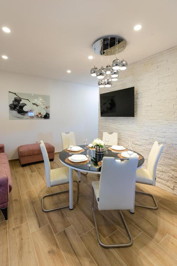 Apartman Laura Vir Zewnętrze zdjęcie