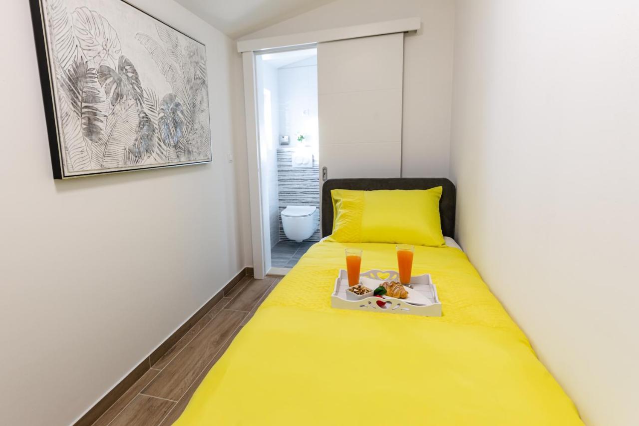 Apartman Laura Vir Zewnętrze zdjęcie