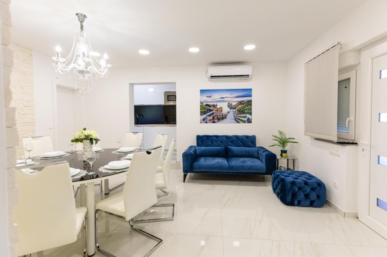 Apartman Laura Vir Zewnętrze zdjęcie