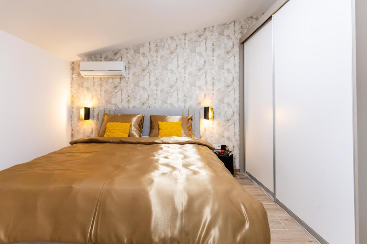 Apartman Laura Vir Zewnętrze zdjęcie