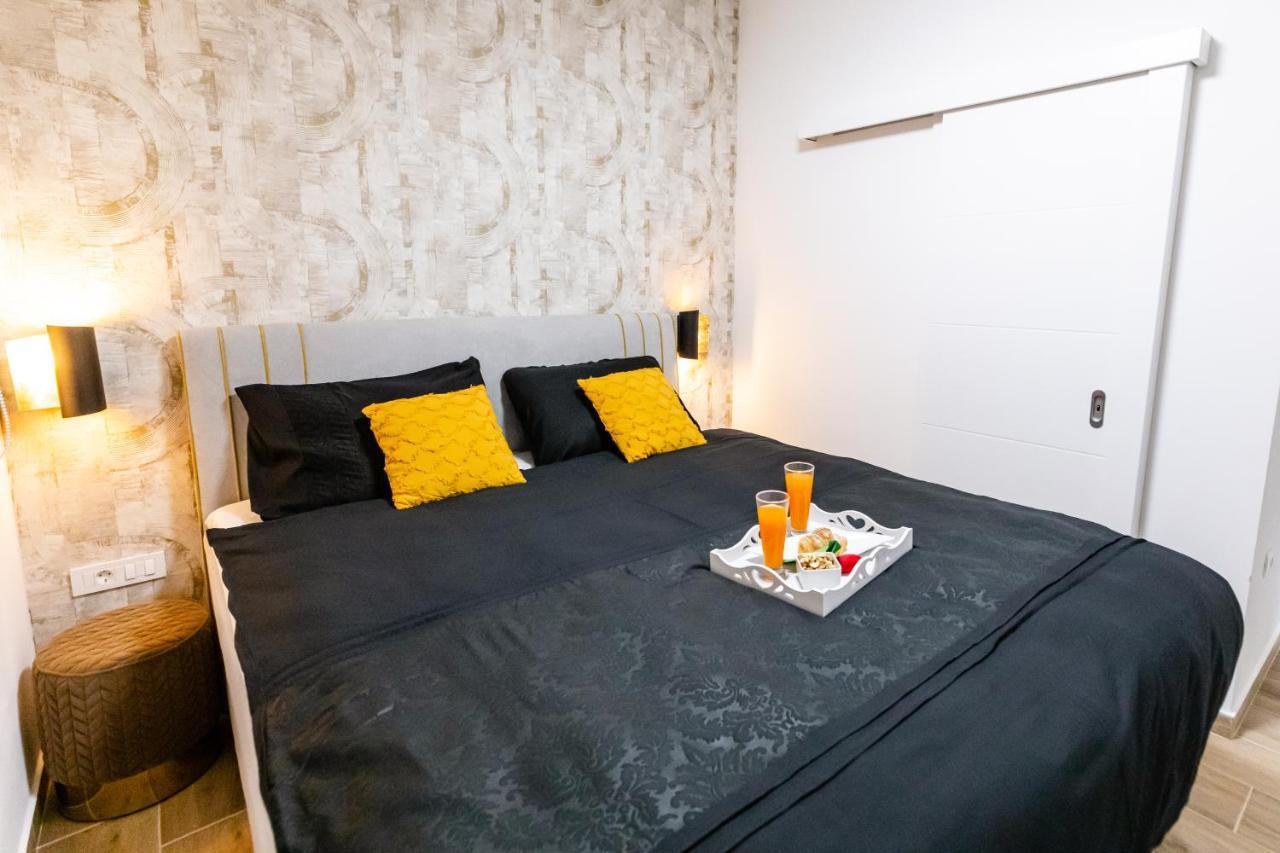 Apartman Laura Vir Zewnętrze zdjęcie